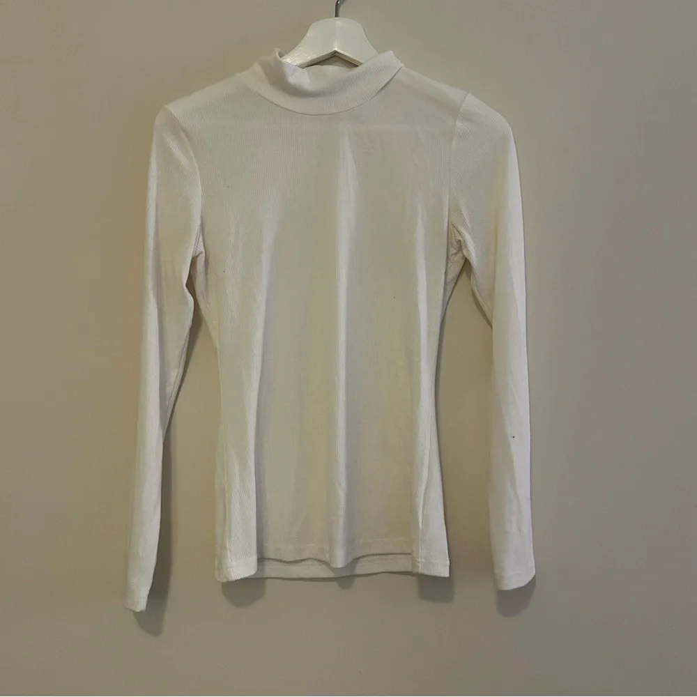 Shein Tops Soft Cream and White Fitted Neutral Stretchy Minimalist Basic Shirts - Picture 8 of 15